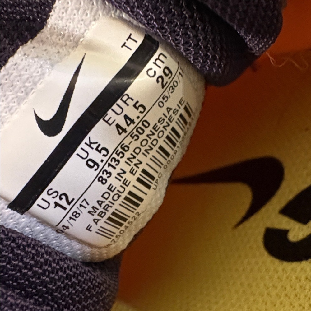 EUC [Nike] Air Zoom Pegasus 33 Running Athletic Shoes Purple Smoke Women's 12 - Picture 12 of 12